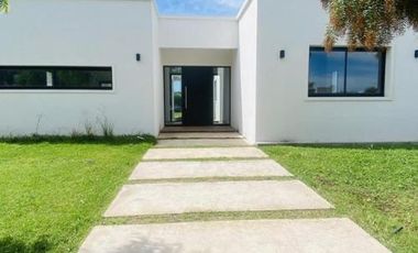 Casa en San Ramon, Pilar del este.