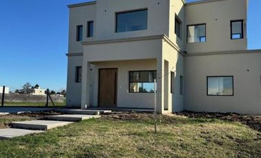 Casa en San Ramon, Pilar del este.