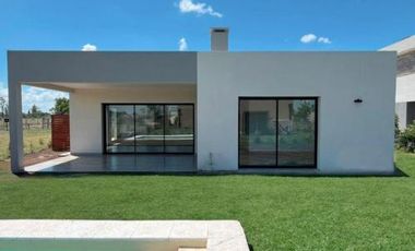 Casa en San Ramon, Pilar del este.