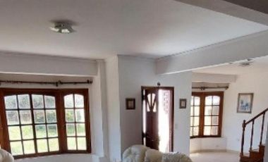 Casa en venta - 4 Dormitorios 2 Baños - Mar del Tuyú