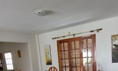 Casa en venta - 4 Dormitorios 2 Baños - Mar del Tuyú