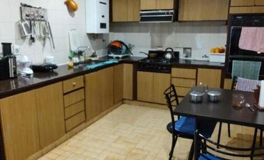 Casa en venta - 3 Dormitorios 3 Baños - Mar del Plata