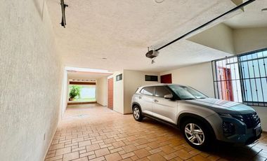 Casa en VENTA en COSTA DE ORO / AMPLIO JARDIN