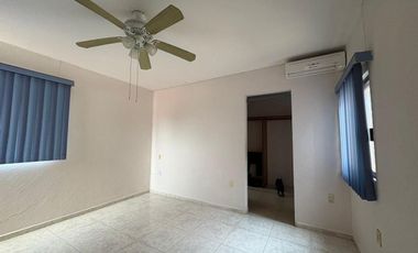 Casa en VENTA en COSTA DE ORO / AMPLIO JARDIN