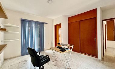 Casa en VENTA en COSTA DE ORO / AMPLIO JARDIN