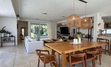 Departamento en venta - 3 Dormitorios 3 Baños - Pinamar