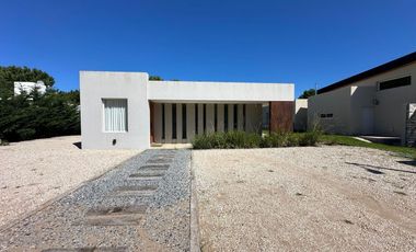 Departamento en venta - 3 Dormitorios 3 Baños - Pinamar