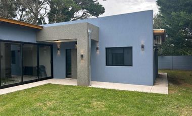 Casa en venta - 4 Dormitorios 2 Baños - Santa Clara del Mar