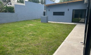 Casa en venta - 4 Dormitorios 2 Baños - Santa Clara del Mar