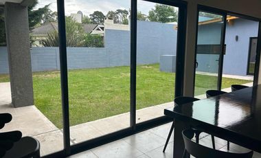 Casa en venta - 4 Dormitorios 2 Baños - Santa Clara del Mar