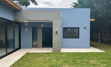 Casa en venta - 4 Dormitorios 2 Baños - Santa Clara del Mar