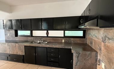 CASA CON ALBERCA EN RENTA EN EL MIRADOR