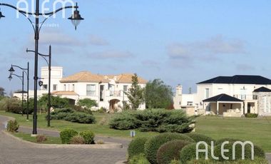 Terreno - Canning (E. Echeverria)