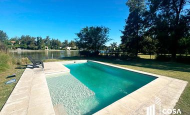 Venta Casa 5 dormitorios más dependencia de servicio jardín con pileta Country Aldea Lago Fisherton