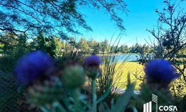 Venta Casa 5 dormitorios más dependencia de servicio jardín con pileta Country Aldea Lago Fisherton