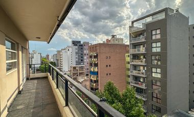 Departamento en venta en Lanús Oeste 4 ambientes con dos cocheras