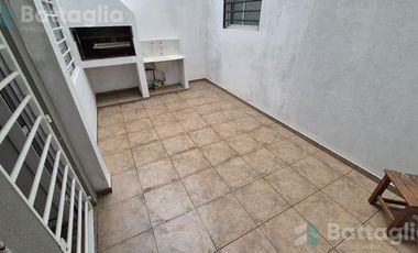 DEPARTAMENTO CON PATIO Y COCHERA EN COSTA AZUL
