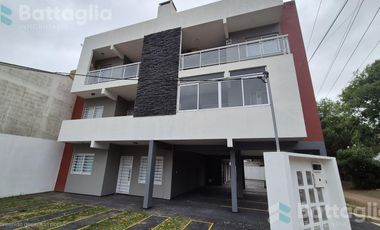 DEPARTAMENTO CON PATIO Y COCHERA EN COSTA AZUL