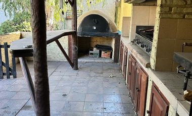 Venta de Casa Quinta 4 Ambientes en Paso Del Rey S/Lote de 24.73x45.50M² Con Quincho yPileta