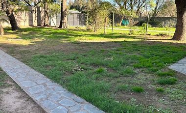 Venta de Casa Quinta 4 Ambientes en Paso Del Rey S/Lote de 24.73x45.50M² Con Quincho yPileta