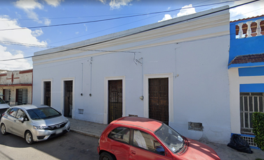 Casa en venta para remodelar en el Centro Histórico de Mérida – Gran terreno