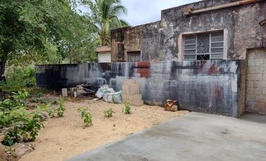 Casa en venta para remodelar en el Centro Histórico de Mérida – Gran terreno