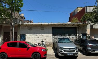 Mendoza y Juan Crisol - Deposito/Galpon en Venta - Excelente ubicacion