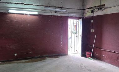 Mendoza y Juan Crisol - Deposito/Galpon en Venta - Excelente ubicacion