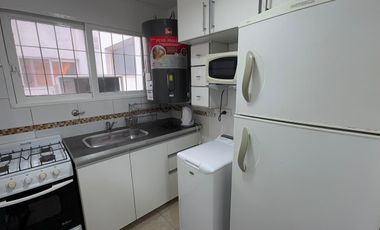 Departamento de 2 ambientes amoblado con cochera en alquiler