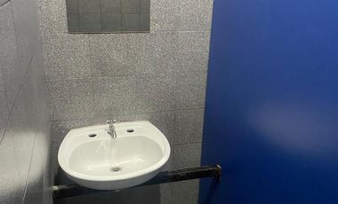 ALQUILER-Cordoba Capital-La Cañada y Montevideo-Local 3 plantas-apto todo destino-Sin expensas-600m2