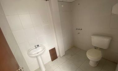 ALQUILER-Cordoba Capital-La Cañada y Montevideo-Local 3 plantas-apto todo destino-Sin expensas-600m2