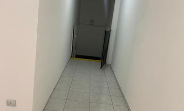 ALQUILER-Cordoba Capital-La Cañada y Montevideo-Local 3 plantas-apto todo destino-Sin expensas-600m2