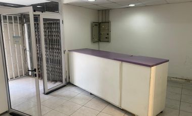 ALQUILER-Cordoba Capital-La Cañada y Montevideo-Local 3 plantas-apto todo destino-Sin expensas-600m2