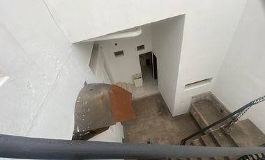 ALQUILER-Cordoba Capital-La Cañada y Montevideo-Local 3 plantas-apto todo destino-Sin expensas-600m2