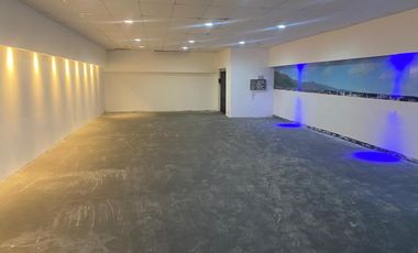 ALQUILER-Cordoba Capital-La Cañada y Montevideo-Local 3 plantas-apto todo destino-Sin expensas-600m2