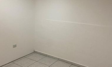 ALQUILER-Cordoba Capital-La Cañada y Montevideo-Local 3 plantas-apto todo destino-Sin expensas-600m2