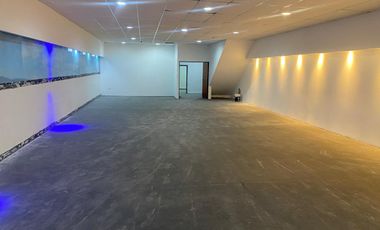 ALQUILER-Cordoba Capital-La Cañada y Montevideo-Local 3 plantas-apto todo destino-Sin expensas-600m2