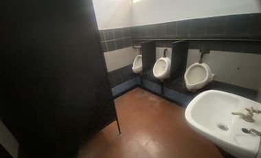 ALQUILER-Cordoba Capital-La Cañada y Montevideo-Local 3 plantas-apto todo destino-Sin expensas-600m2