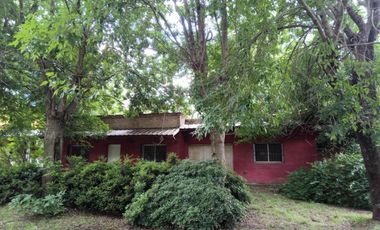 Casa en venta - 3 Dormitorios 4 Baños - Guernica