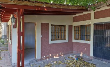 Casa en venta - 2 Dormitorios 1 Baño - Mendoza