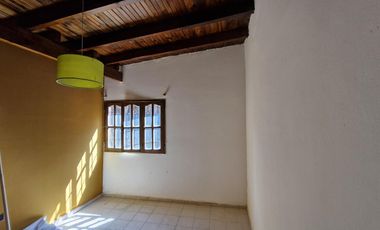 Casa en venta - 2 Dormitorios 1 Baño - Mendoza