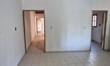 Casa en venta - 2 Dormitorios 1 Baño - Mendoza