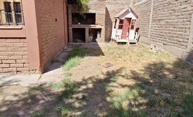 Casa en venta - 2 Dormitorios 1 Baño - Mendoza