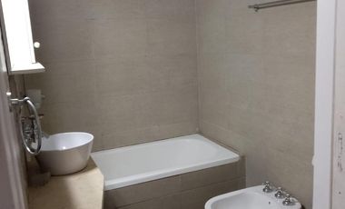 Alquiler de Departamento 2 Ambientes en Ramos Mejia  Al frente Con Cochera cubierta