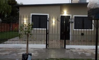 Casa en venta - 2 Dormitorios 1 Baño - Ezeiza