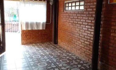 Casa en venta - 4 Dormitorios 4 Baños - San Luis
