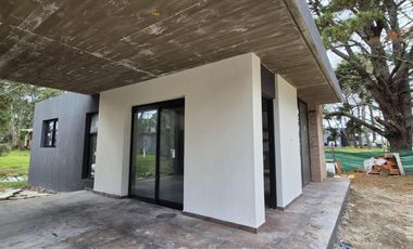 Casa en venta - 2 Dormitorios 2 Baños - Costa del Este