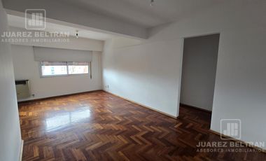 Alquiler 2 dormitorios Hipolito Irigoyen, Piso 11