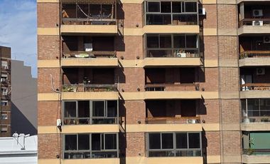 Alquiler 2 dormitorios Hipolito Irigoyen, Piso 11