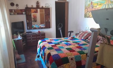 Casa en venta - 3 Dormitorios 2 Baños - Local - Lanús